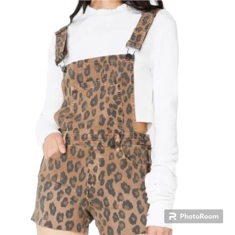 NWT Blank NYC leopard Overall Shorts denim